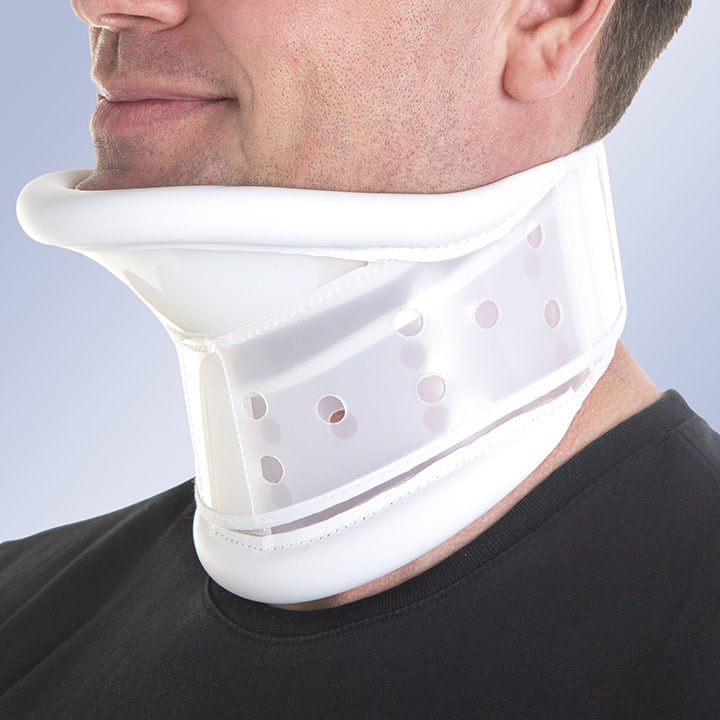 SEMI-RIGID COLLAR WITH CHIN SUPPORT (ADJUSTABLE)