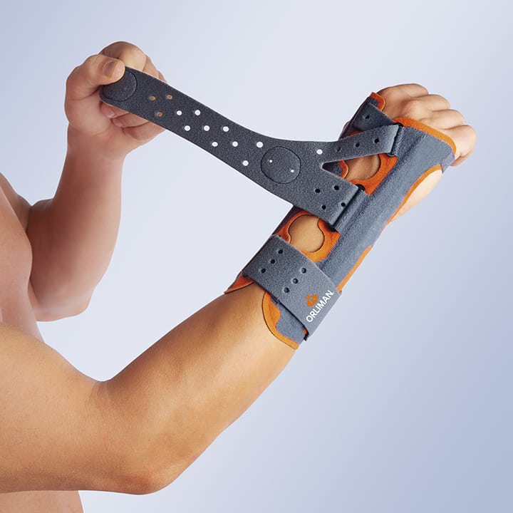 IMMOBILISING WRIST SUPPORT WITH PALM SPLINT (AMBIDEXTROUS)