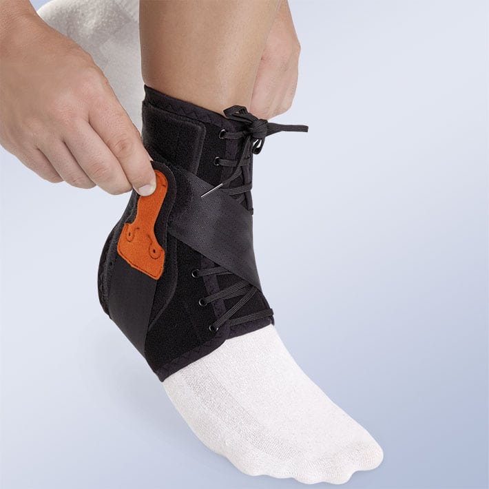 TOBIPLUS LACE-UP STABILISING ANKLE SUPPORT