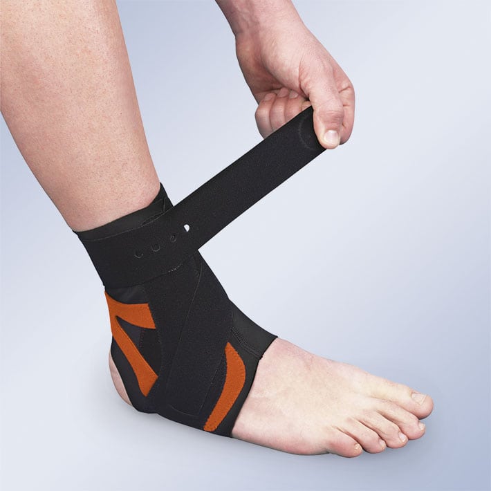 ALTTEX ANKLE BRACE WITH MEDIOLATERAL STABILISING SPLINT