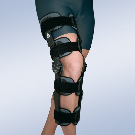 ADJUSTABLE KNEE ORTHOSIS WITH LOCK SYSTEM