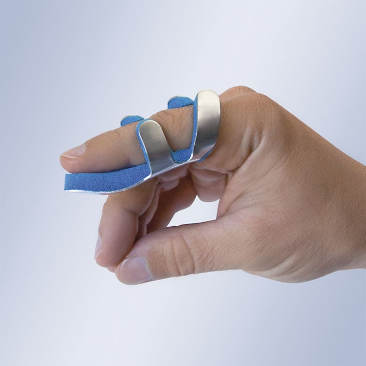 IMMOBILISING FROG FINGER SPLINT IN MALLEABLE ALUMINIUM